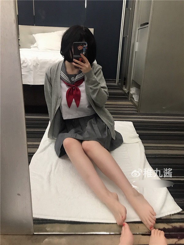 补219704 -【极品身材】[会员][图包]推特@福利姬@网红少女@极品萝莉@巨乳萝莉@稚九酱（小稚九）之JK制服（20P/97MB）插图1